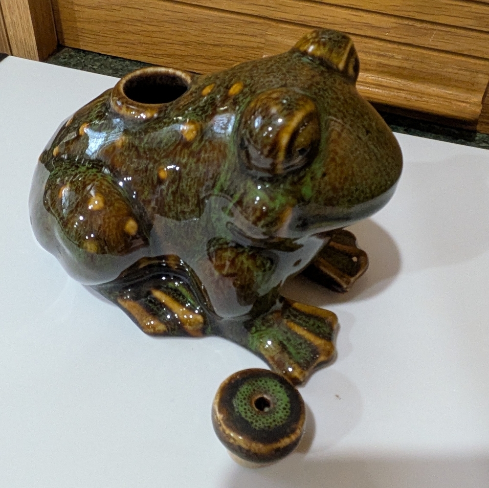Hermitage Pottery Frog Shape Oil Burner - Picture 5 of 7